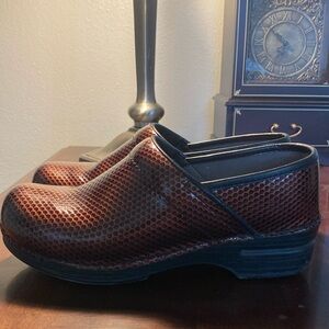 Dansko XP Clogs Shiny Snake Print Gently Loved Size 39